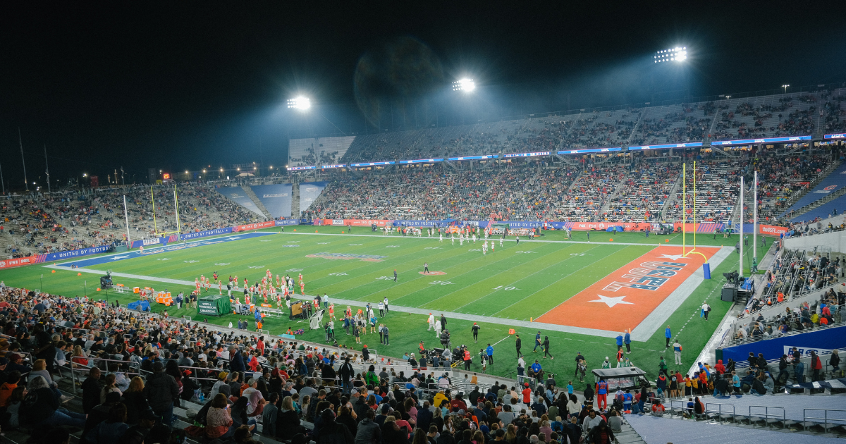 USFL game being played in Protective Stadium